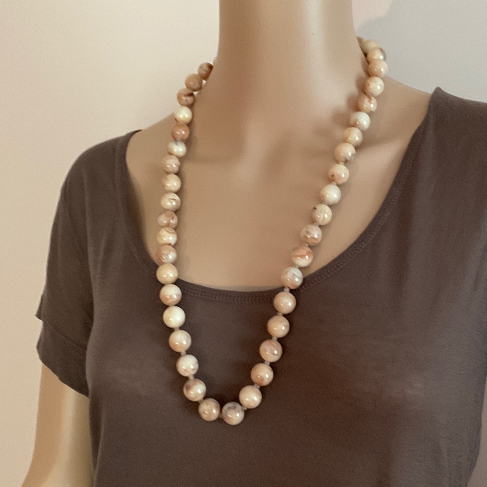 Vintage Marbled Beige and Brown Bead Necklace 28”